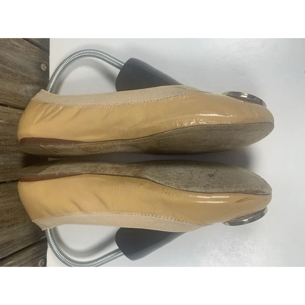 Tory Burch Caroline Women’s Sz 9 Ballet Flats Ivory Patent Leather Gold Logo - Picture 7 of 12